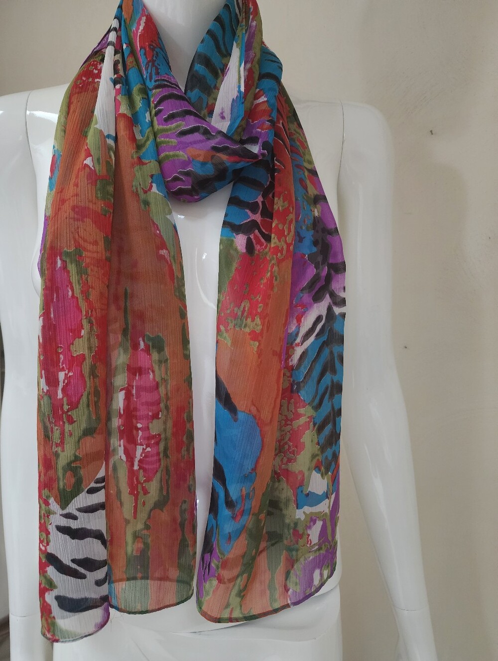CHICO'S  RECTANGLE LIGHT WEIGHT VIBRANT MULTICOLOR SCARF  - SEASONLESS EUC